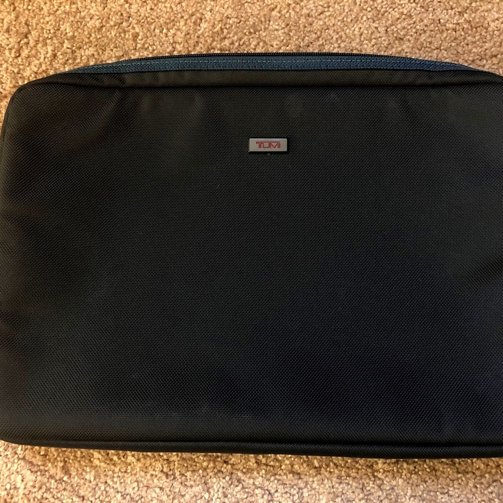 Very Nice Black Canvas Woven TUMI Laptop Bag 15"